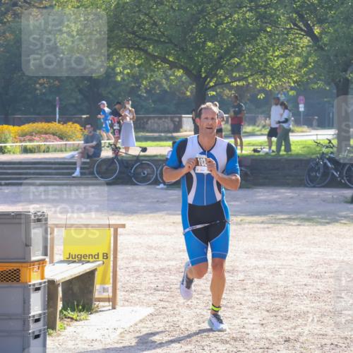 08.09.2024 - Stadtparktriathlon Luisa Fischer http://msf.ph/oto/7032604 08.09.2024 09:52:53 Ziel 91, 102, 110 meine-sportfotos.de