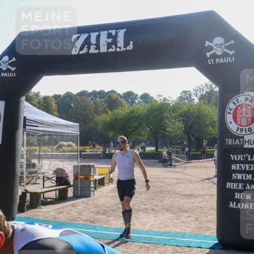 08.09.2024 - Stadtparktriathlon Luisa Fischer http://msf.ph/oto/7032643 08.09.2024 09:53:06 Ziel 122 meine-sportfotos.de