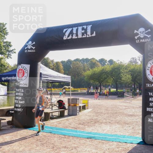 08.09.2024 - Stadtparktriathlon Luisa Fischer http://msf.ph/oto/7032679 08.09.2024 09:53:21 Ziel 106, 120, 158 meine-sportfotos.de
