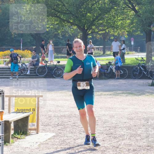 08.09.2024 - Stadtparktriathlon Luisa Fischer http://msf.ph/oto/7032697 08.09.2024 09:53:39 Ziel 65 meine-sportfotos.de