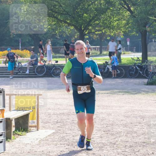 08.09.2024 - Stadtparktriathlon Luisa Fischer http://msf.ph/oto/7032699 08.09.2024 09:53:39 Ziel 65 meine-sportfotos.de