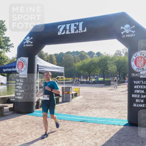 08.09.2024 - Stadtparktriathlon Luisa Fischer http://msf.ph/oto/7032711 08.09.2024 09:53:42 Ziel 65 meine-sportfotos.de