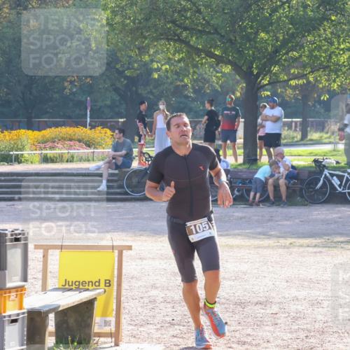 08.09.2024 - Stadtparktriathlon Luisa Fischer http://msf.ph/oto/7032713 08.09.2024 09:54:10 Ziel 105 meine-sportfotos.de