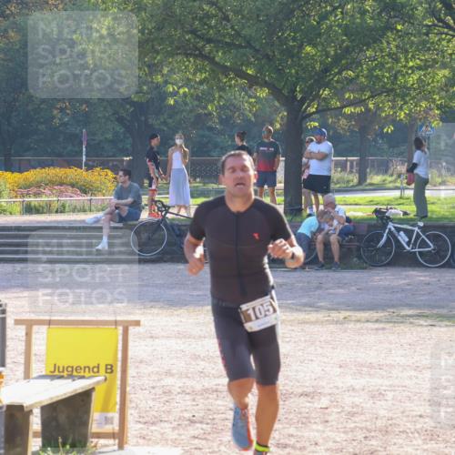 08.09.2024 - Stadtparktriathlon Luisa Fischer http://msf.ph/oto/7032716 08.09.2024 09:54:10 Ziel 105 meine-sportfotos.de