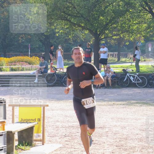 08.09.2024 - Stadtparktriathlon Luisa Fischer http://msf.ph/oto/7032717 08.09.2024 09:54:10 Ziel 105 meine-sportfotos.de