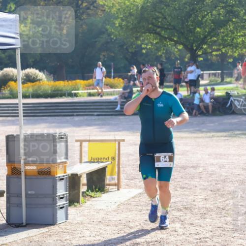 08.09.2024 - Stadtparktriathlon Luisa Fischer http://msf.ph/oto/7032733 08.09.2024 09:54:39 Ziel 64 meine-sportfotos.de