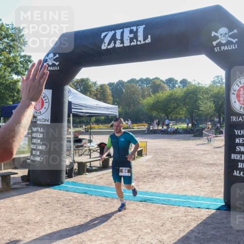 08.09.2024 - Stadtparktriathlon Luisa Fischer http://msf.ph/oto/7032743 08.09.2024 09:54:41 Ziel 64 meine-sportfotos.de
