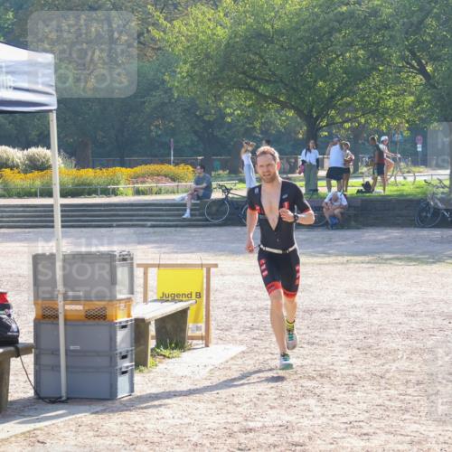 08.09.2024 - Stadtparktriathlon Luisa Fischer http://msf.ph/oto/7032755 08.09.2024 09:55:25 Ziel 107 meine-sportfotos.de