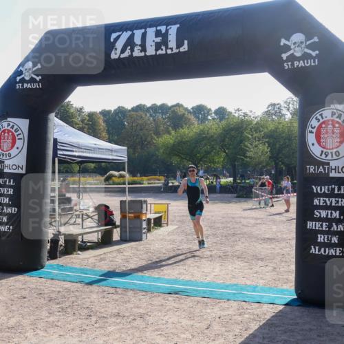 08.09.2024 - Stadtparktriathlon Luisa Fischer http://msf.ph/oto/7032772 08.09.2024 09:55:35 Ziel 109 meine-sportfotos.de