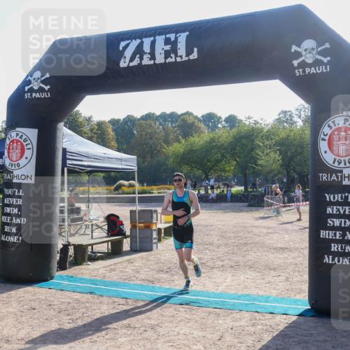 08.09.2024 - Stadtparktriathlon Luisa Fischer http://msf.ph/oto/7032775 08.09.2024 09:55:35 Ziel 109 meine-sportfotos.de