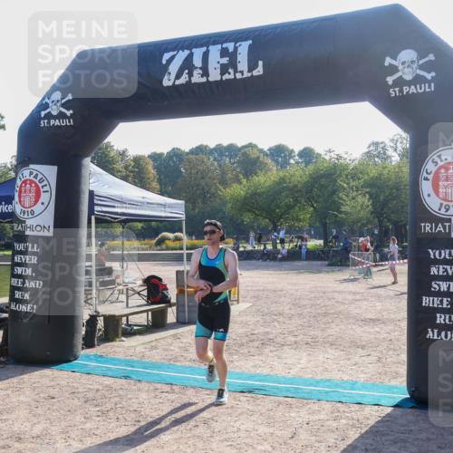 08.09.2024 - Stadtparktriathlon Luisa Fischer http://msf.ph/oto/7032777 08.09.2024 09:55:36 Ziel 109 meine-sportfotos.de