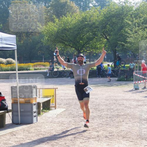 08.09.2024 - Stadtparktriathlon Luisa Fischer http://msf.ph/oto/7032789 08.09.2024 09:55:50 Ziel 46 meine-sportfotos.de
