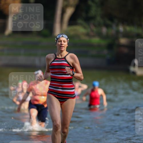 08.09.2024 - Stadtparktriathlon Michael Strokosch http://msf.ph/oto/7032814 08.09.2024 11:17:16 Schwimmen 625, 628 meine-sportfotos.de