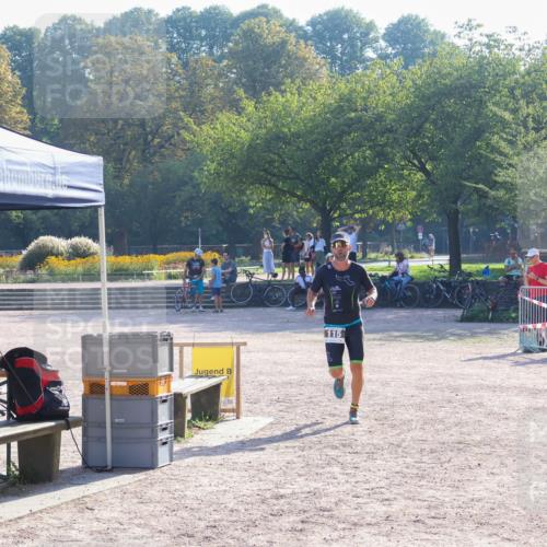08.09.2024 - Stadtparktriathlon Luisa Fischer http://msf.ph/oto/7032815 08.09.2024 09:56:01 Ziel 115 meine-sportfotos.de