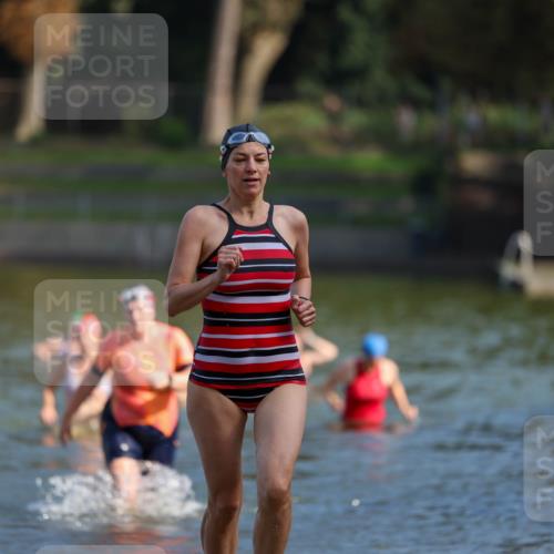 08.09.2024 - Stadtparktriathlon Michael Strokosch http://msf.ph/oto/7032816 08.09.2024 11:17:16 Schwimmen 625, 628 meine-sportfotos.de