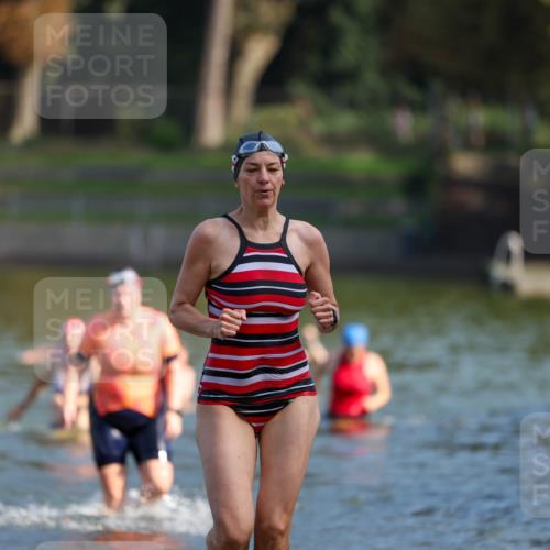 08.09.2024 - Stadtparktriathlon Michael Strokosch http://msf.ph/oto/7032818 08.09.2024 11:17:17 Schwimmen 625, 628 meine-sportfotos.de