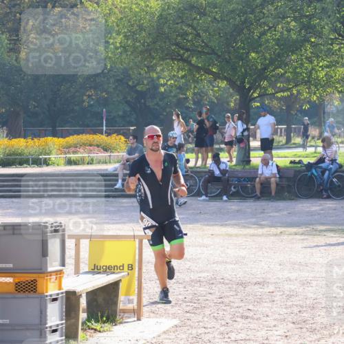 08.09.2024 - Stadtparktriathlon Luisa Fischer http://msf.ph/oto/7032840 08.09.2024 09:56:12 Ziel 90 meine-sportfotos.de