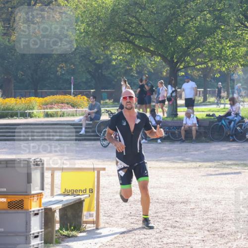 08.09.2024 - Stadtparktriathlon Luisa Fischer http://msf.ph/oto/7032842 08.09.2024 09:56:13 Ziel 90 meine-sportfotos.de