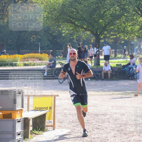 08.09.2024 - Stadtparktriathlon Luisa Fischer http://msf.ph/oto/7032845 08.09.2024 09:56:13 Ziel 90 meine-sportfotos.de