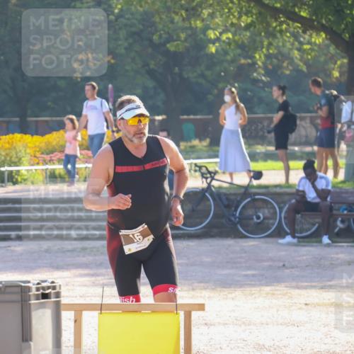 08.09.2024 - Stadtparktriathlon Luisa Fischer http://msf.ph/oto/7032864 08.09.2024 09:56:29 Ziel 16 meine-sportfotos.de