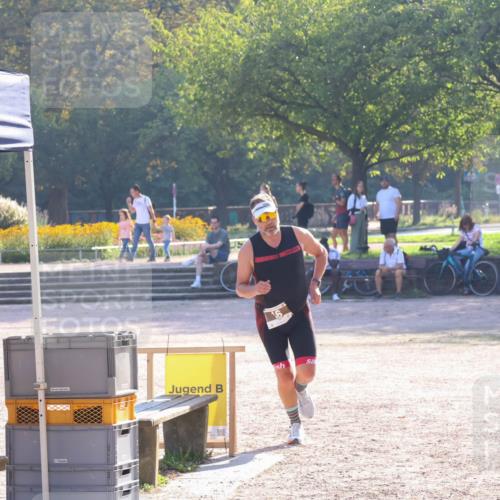 08.09.2024 - Stadtparktriathlon Luisa Fischer http://msf.ph/oto/7032866 08.09.2024 09:56:29 Ziel 16 meine-sportfotos.de