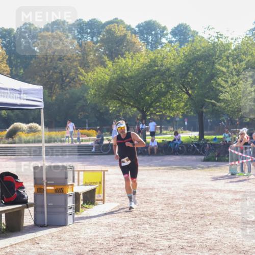 08.09.2024 - Stadtparktriathlon Luisa Fischer http://msf.ph/oto/7032867 08.09.2024 09:56:30 Ziel 16 meine-sportfotos.de