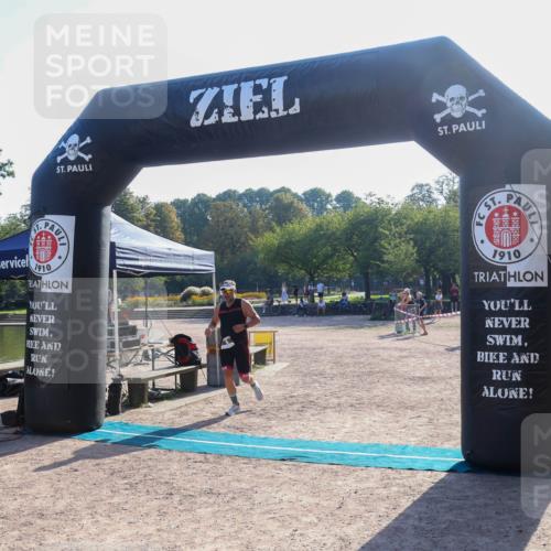 08.09.2024 - Stadtparktriathlon Luisa Fischer http://msf.ph/oto/7032872 08.09.2024 09:56:31 Ziel 16 meine-sportfotos.de