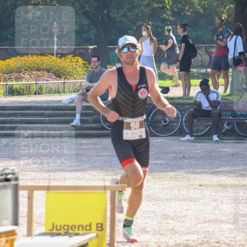 08.09.2024 - Stadtparktriathlon Luisa Fischer http://msf.ph/oto/7032886 08.09.2024 09:56:40 Ziel 98 meine-sportfotos.de