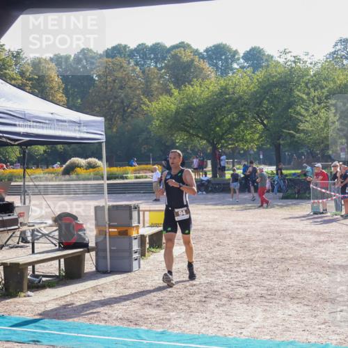 08.09.2024 - Stadtparktriathlon Luisa Fischer http://msf.ph/oto/7032954 08.09.2024 09:58:30 Ziel 94 meine-sportfotos.de