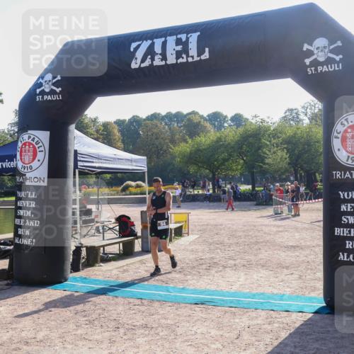 08.09.2024 - Stadtparktriathlon Luisa Fischer http://msf.ph/oto/7032959 08.09.2024 09:58:31 Ziel 94 meine-sportfotos.de