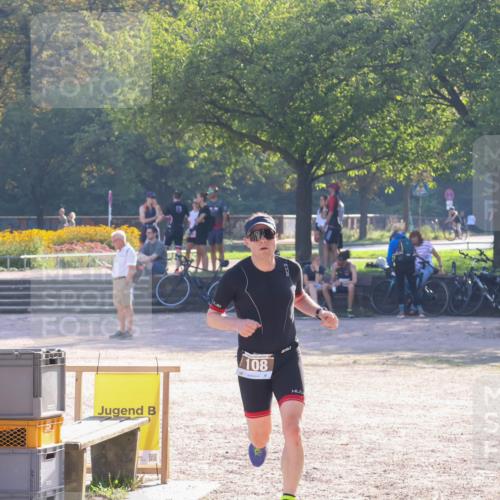 08.09.2024 - Stadtparktriathlon Luisa Fischer http://msf.ph/oto/7032963 08.09.2024 09:58:55 Ziel 108 meine-sportfotos.de
