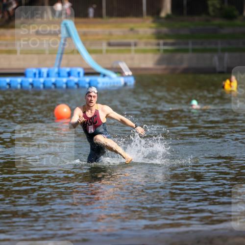 08.09.2024 - Stadtparktriathlon Michael Strokosch http://msf.ph/oto/7032982 08.09.2024 11:28:43 Schwimmen 697 meine-sportfotos.de