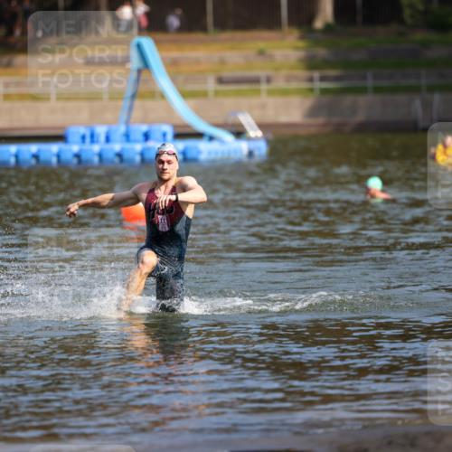 08.09.2024 - Stadtparktriathlon Michael Strokosch http://msf.ph/oto/7032984 08.09.2024 11:28:44 Schwimmen 697 meine-sportfotos.de