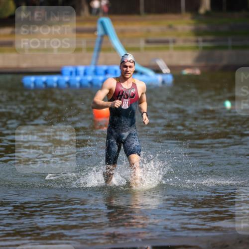 08.09.2024 - Stadtparktriathlon Michael Strokosch http://msf.ph/oto/7032987 08.09.2024 11:28:45 Schwimmen 697 meine-sportfotos.de