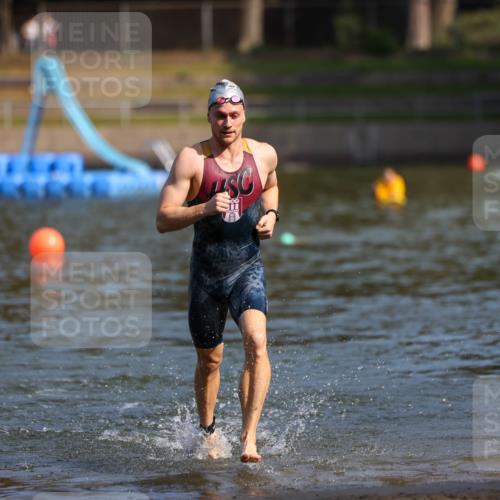 08.09.2024 - Stadtparktriathlon Michael Strokosch http://msf.ph/oto/7032995 08.09.2024 11:28:47 Schwimmen 697 meine-sportfotos.de