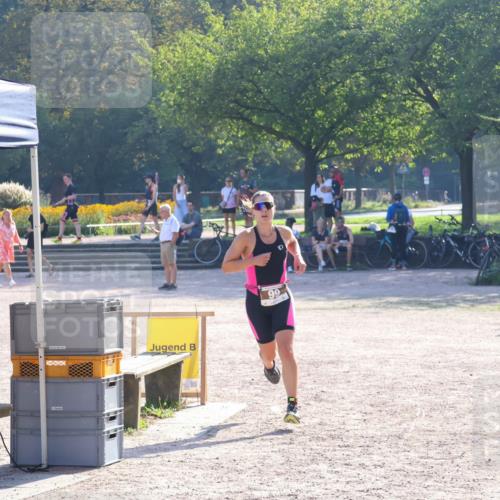 08.09.2024 - Stadtparktriathlon Luisa Fischer http://msf.ph/oto/7032996 08.09.2024 09:59:43 Ziel 99, 121 meine-sportfotos.de