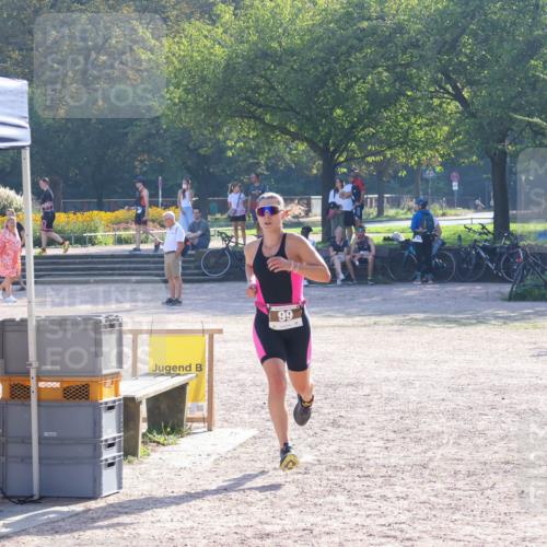 08.09.2024 - Stadtparktriathlon Luisa Fischer http://msf.ph/oto/7032998 08.09.2024 09:59:43 Ziel 99, 121 meine-sportfotos.de