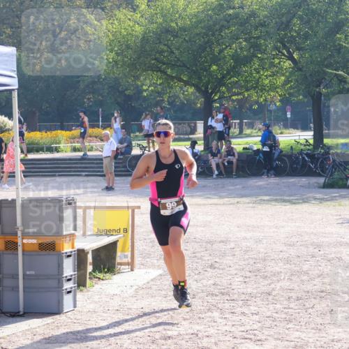 08.09.2024 - Stadtparktriathlon Luisa Fischer http://msf.ph/oto/7033000 08.09.2024 09:59:44 Ziel 99, 121 meine-sportfotos.de