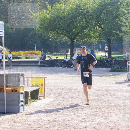 08.09.2024 - Stadtparktriathlon Luisa Fischer http://msf.ph/oto/7033016 08.09.2024 10:00:40 Ziel 117 meine-sportfotos.de