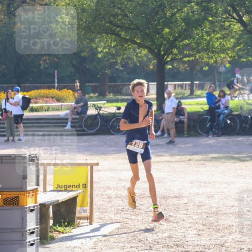 08.09.2024 - Stadtparktriathlon Luisa Fischer http://msf.ph/oto/7033029 08.09.2024 10:01:33 Ziel 128 meine-sportfotos.de