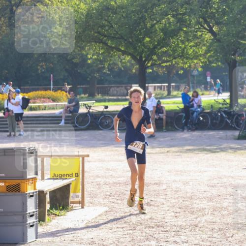 08.09.2024 - Stadtparktriathlon Luisa Fischer http://msf.ph/oto/7033031 08.09.2024 10:01:34 Ziel 128 meine-sportfotos.de