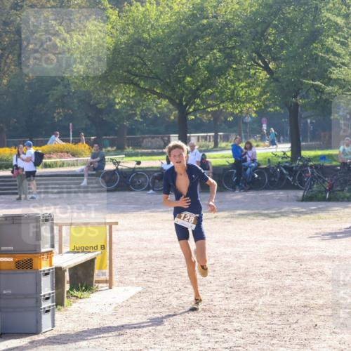 08.09.2024 - Stadtparktriathlon Luisa Fischer http://msf.ph/oto/7033033 08.09.2024 10:01:34 Ziel 128 meine-sportfotos.de