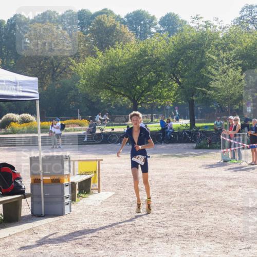 08.09.2024 - Stadtparktriathlon Luisa Fischer http://msf.ph/oto/7033037 08.09.2024 10:01:34 Ziel 128 meine-sportfotos.de