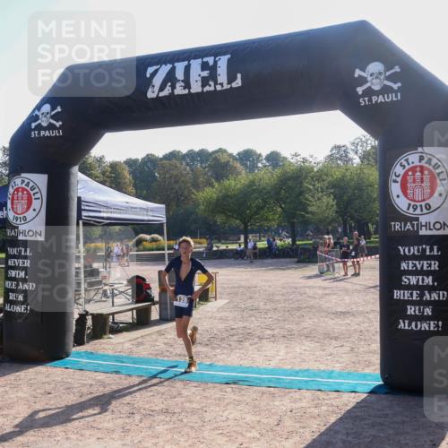 08.09.2024 - Stadtparktriathlon Luisa Fischer http://msf.ph/oto/7033044 08.09.2024 10:01:36 Ziel 128 meine-sportfotos.de