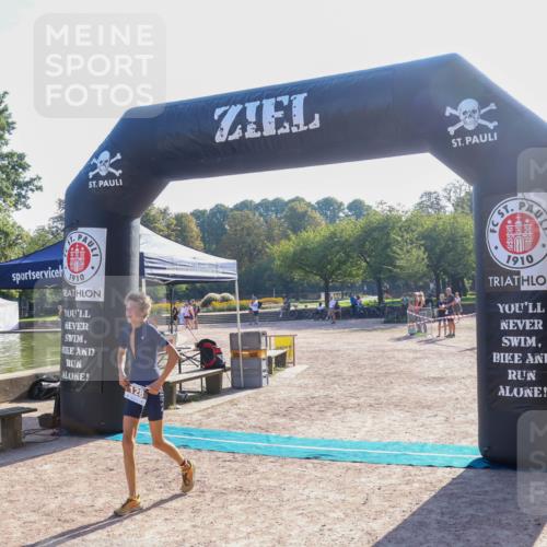 08.09.2024 - Stadtparktriathlon Luisa Fischer http://msf.ph/oto/7033050 08.09.2024 10:01:37 Ziel 128 meine-sportfotos.de