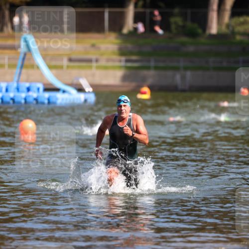 08.09.2024 - Stadtparktriathlon Michael Strokosch http://msf.ph/oto/7033051 08.09.2024 11:30:04 Schwimmen 721 meine-sportfotos.de