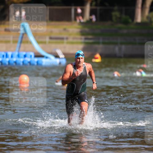 08.09.2024 - Stadtparktriathlon Michael Strokosch http://msf.ph/oto/7033055 08.09.2024 11:30:05 Schwimmen 721 meine-sportfotos.de