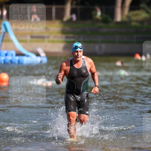 08.09.2024 - Stadtparktriathlon Michael Strokosch http://msf.ph/oto/7033061 08.09.2024 11:30:06 Schwimmen 721 meine-sportfotos.de
