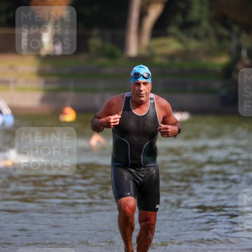 08.09.2024 - Stadtparktriathlon Michael Strokosch http://msf.ph/oto/7033066 08.09.2024 11:30:08 Schwimmen 721 meine-sportfotos.de