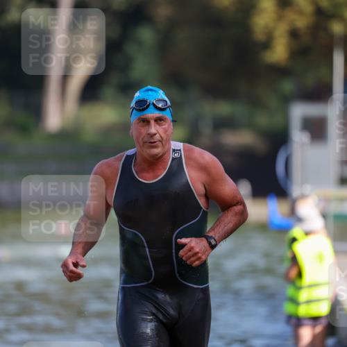 08.09.2024 - Stadtparktriathlon Michael Strokosch http://msf.ph/oto/7033070 08.09.2024 11:30:09 Schwimmen 721 meine-sportfotos.de